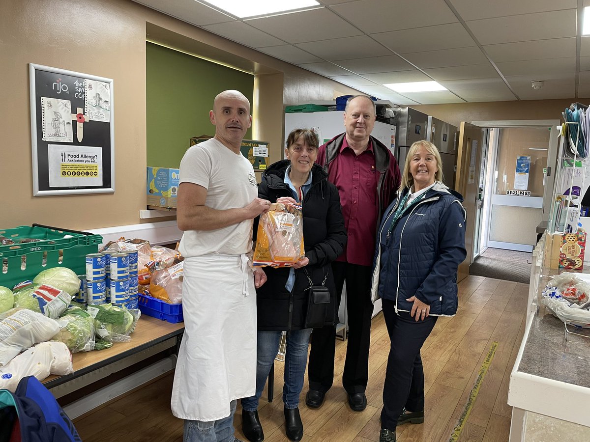 juliefvistry's tweet photo. @Vistry Partnerships NW delivered food to the homeless shelter in Leigh we have been feeding 50 people dinner monthly. Tesco in Leigh kindly donated the fresh chickens and potatoes. There was enough food for a 2 course dinner.
#everylittlehelps #feedthecommunity #partnerships https://t.co/QFi6gxGr2q