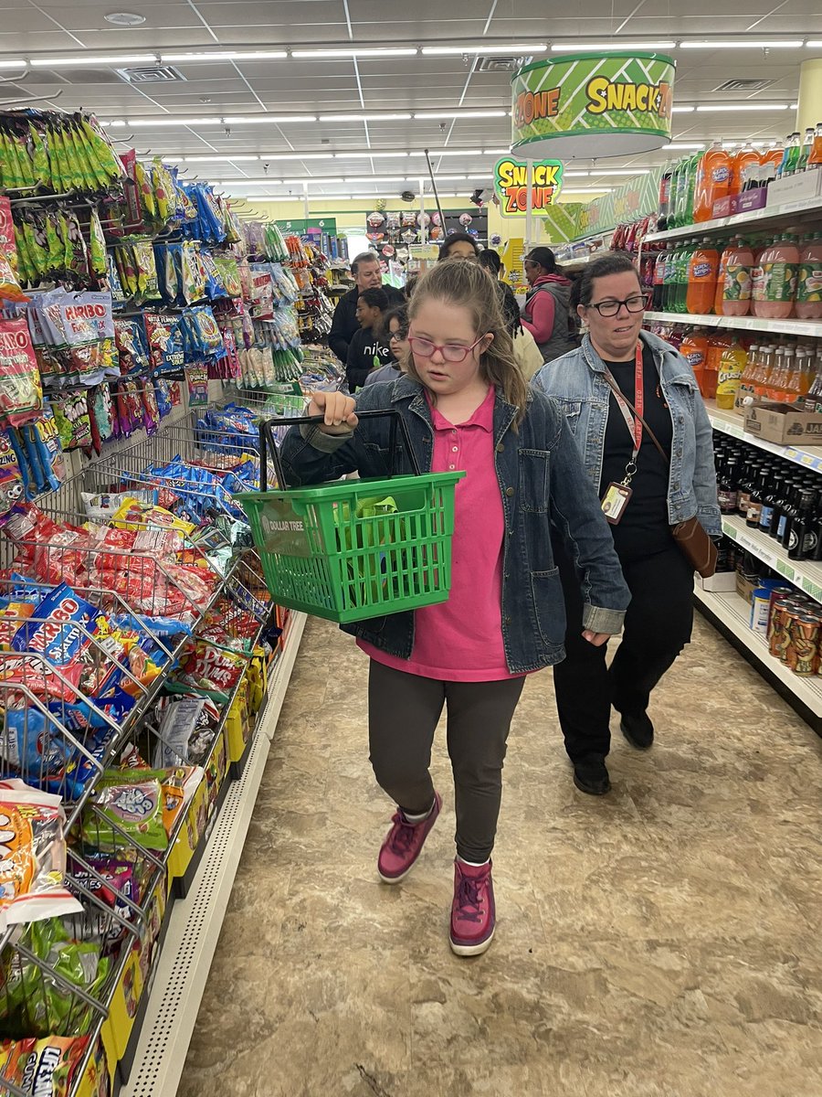 Our Gladiator Life Skills class is taking over @DollarTree for our CBI this week! We practiced making purchases, paying at the register, and acting appropriately when out in a public setting! @HTSD_Grice @WeAreHTSD @GriceMS_MrsE @MrsGuntherClass