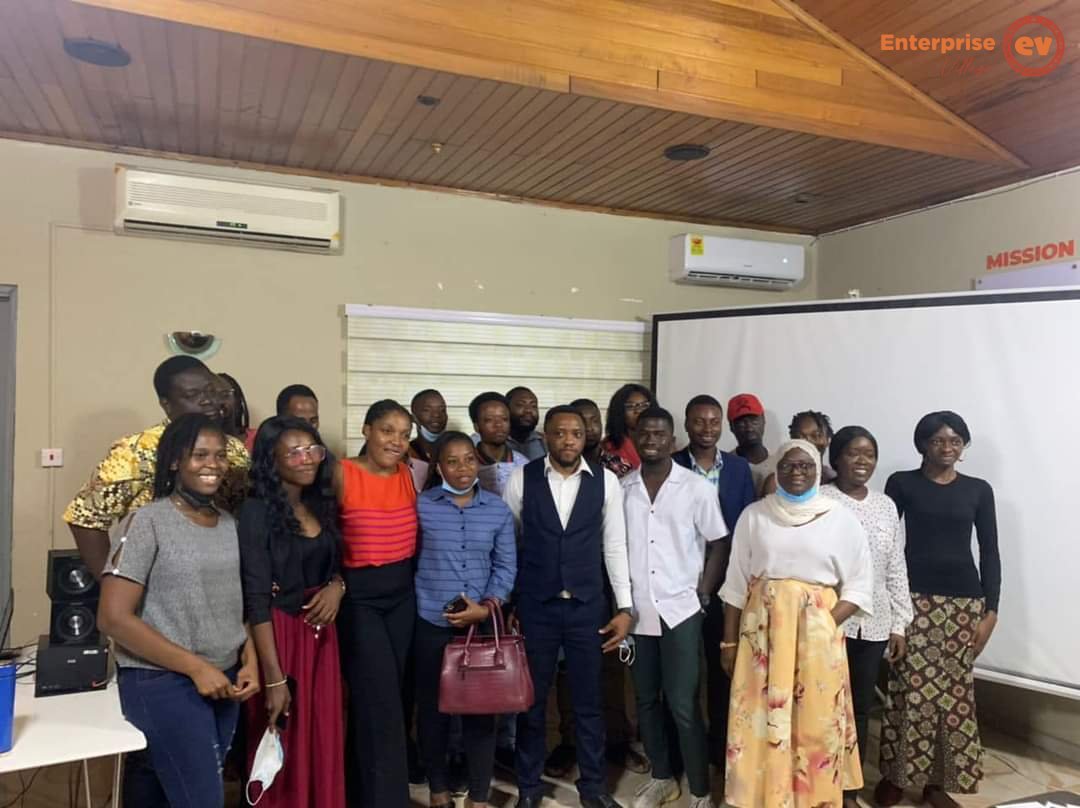 EVhubaccra's tweet photo. ThrowbackThursday to our pitch-perfect event, we had wonderful pitches from our contestants that day! We see you @Deladem___ 😍
#throwback #evimpact #evhubaccra #pitchperfect https://t.co/n1W1m6gNa7