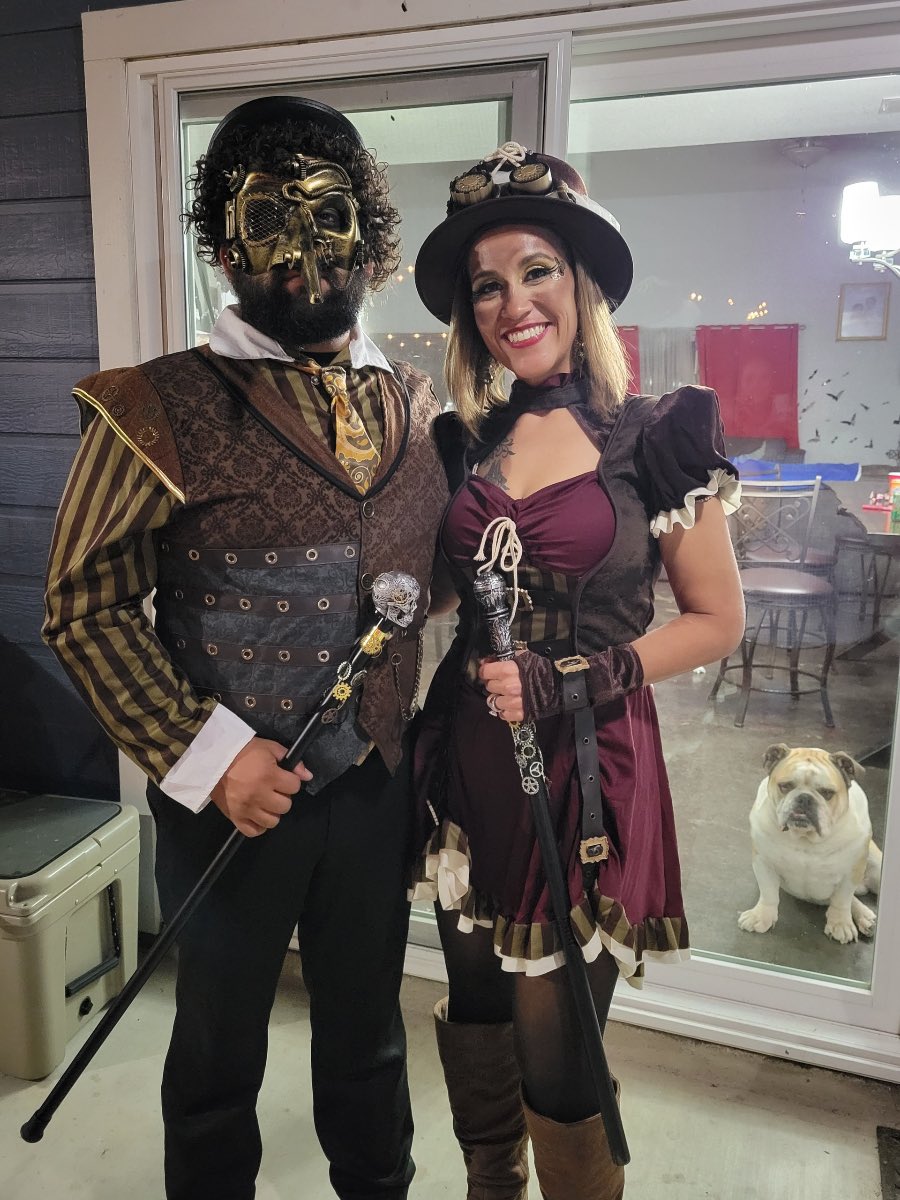JojoZ81's tweet photo. @ChipotleTweets #ChipotleBoorito I absolutely love Halloween and love the burritos!!! https://t.co/0cQTSEHshF