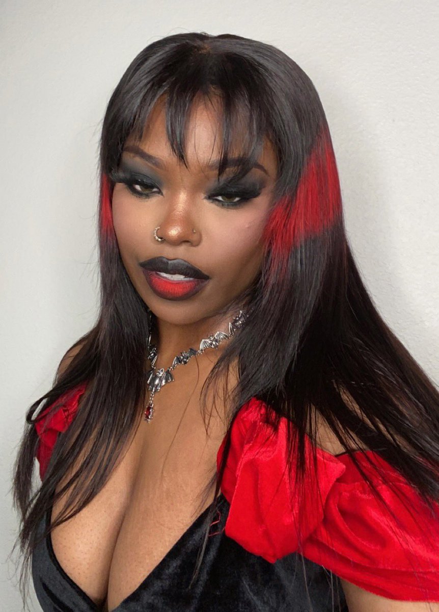 afroblv's tweet photo. thorn x hex girls 💋 https://t.co/uYY9HElvt7