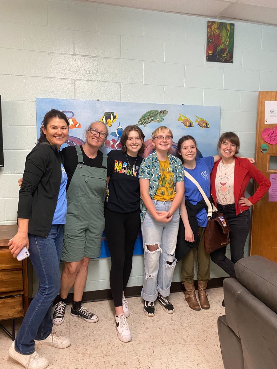 Thank you to our friends from Heritage Hall for cleaning the shelter on Sunday! We appreciate your time and support! #ThankfulThursday