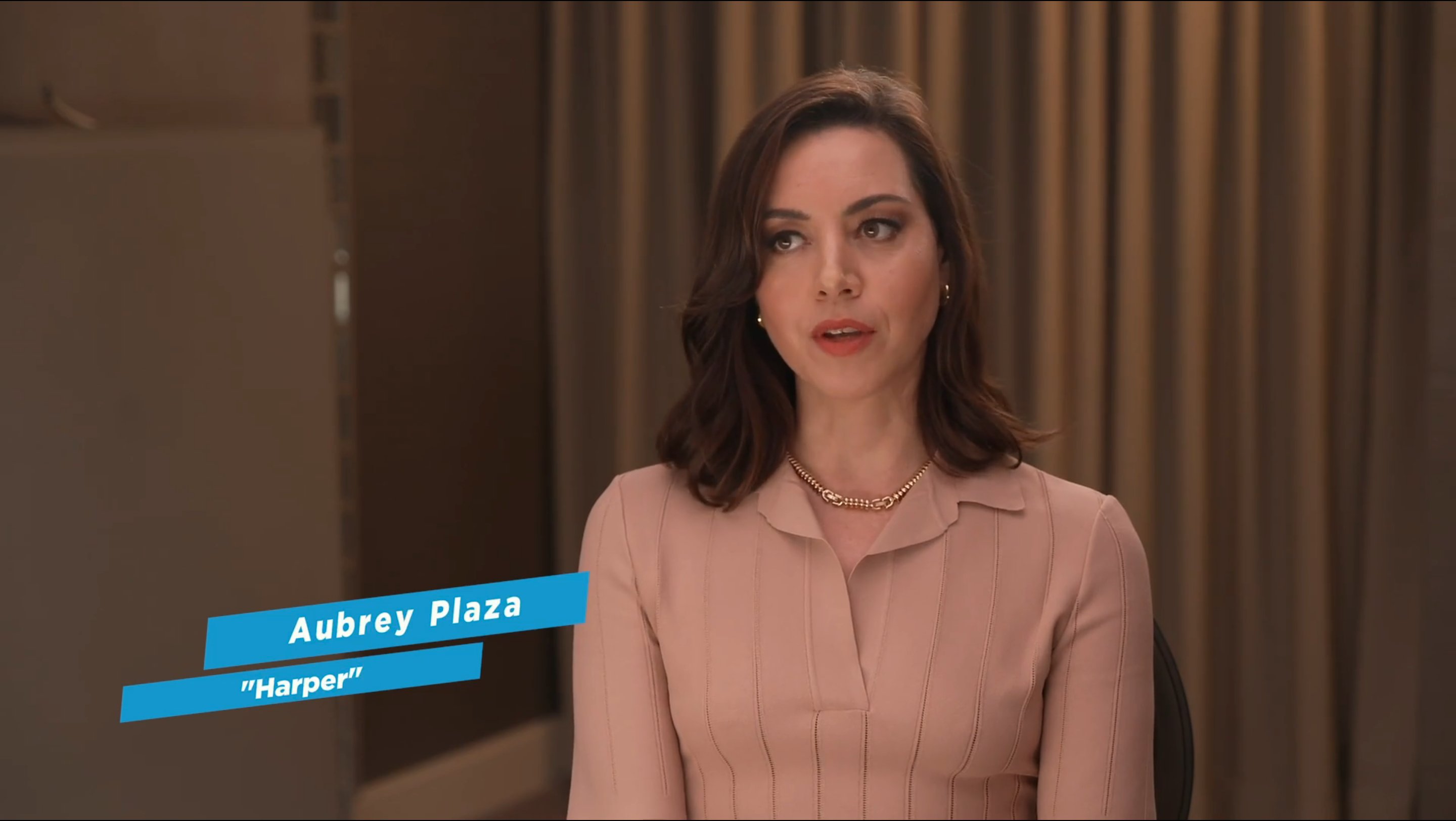 Aubrey Plaza: Interview & Exclusive Content - 0acfhpb