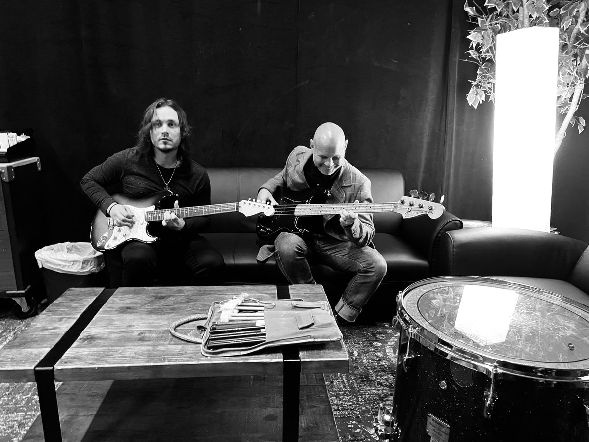 JonathanJackson's tweet photo. Enation and I are thrilled to be part of Light the Late Night Concert Event this Friday with @CharlesEsten and @clarembee w/ #bowenyoungofficial. Image from rehearsals in #Nashville.
#CharlesEsten #ClareBowen #BowenYoung #JonathanJackson #Enation #Nashies #Concert https://t.co/HFIvx4HJTu