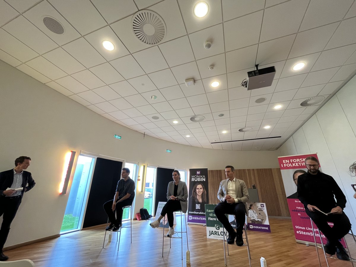 Bergenfelt96's tweet photo. Stærkt line-up idag til valgdebat hos @Novozymes. Enighed om flere internationale studerende til STEM-udd. Spurgte selv ind til national strategi for biosolutions. Bør være en prioritet for kommende regering ifl. @DanskErhverv. Biosolutions er en central styrkeposition i #dkbiz🌱 https://t.co/pNo3ncAHr1