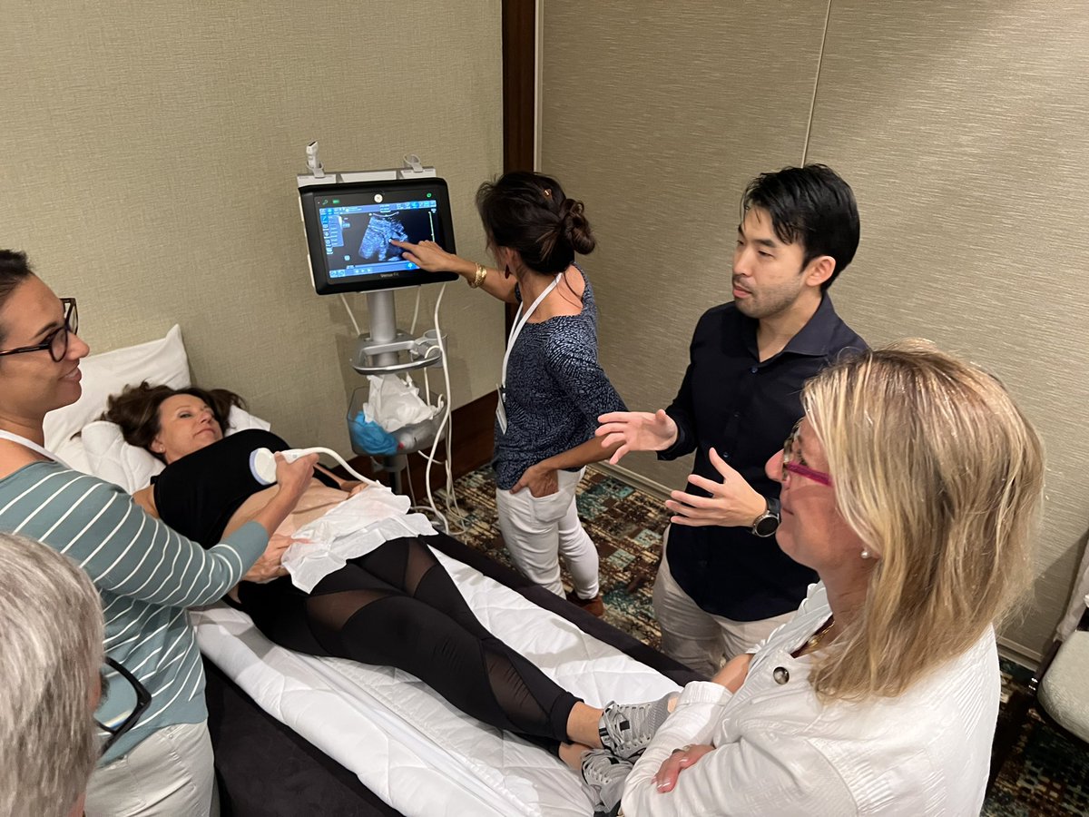 Teaching home care providers handheld ultrasound with <a href="/DanjkimMD/">Daniel kim</a> at <a href="/AAHCMedicine/">AmerAcadHomeCareMed</a> 2022! @handsonoIM