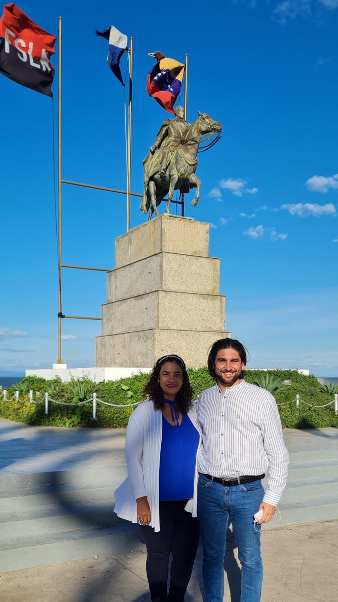 🔴⚫️Hace un año conocí a una persona honesta, una alcaldesa que se preocupa por su pueblo y que dedica día y noche a resolver los problemas cotidianos de la gente corriente. 

Reyna (y Enrique), todo mi apoyo en las próximas municipales, sigue luchando. #Nicaragua no está sola 🇳🇮