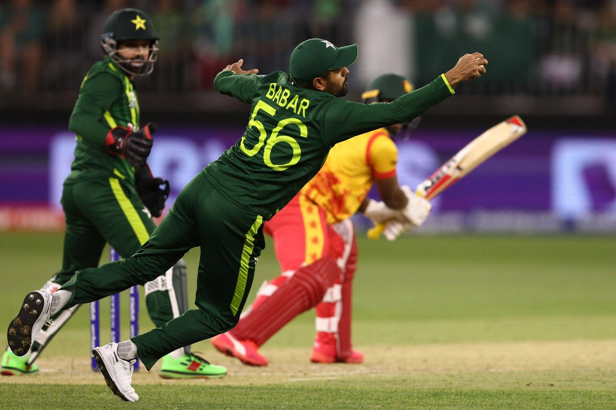 AmAnALy09's tweet photo. Catch pakdaa lakin match chod deyaa #PAKvsZIM #amir #BabarAzam𓃵 #BabarAzam𓃵 #Pakistanvsindia #Lanat https://t.co/j90qBu3djm