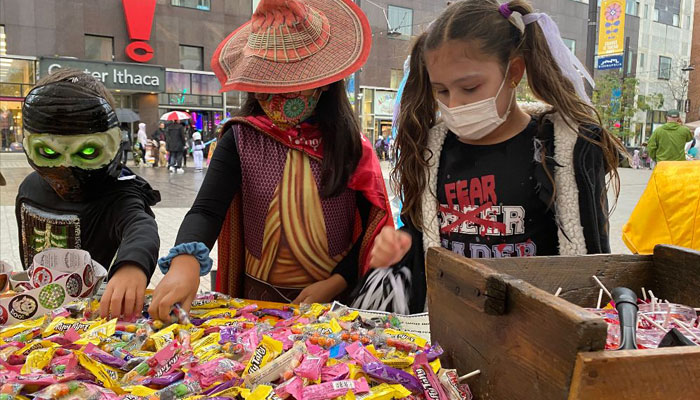 TRICK OR TREATING IN DOWNTOWN ITHACA SET FOR OCTOBER 28
lifeinthefingerlakes.com/trick-or-treat…

#liflmag
#fingerlakesmag
#fingerlakes
#flx