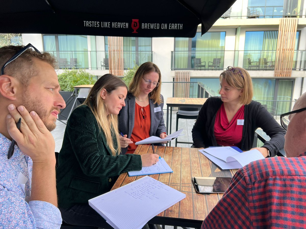 HEVINCI_cdtp's tweet photo. Riche journée d'échanges entre #conseillers #pédagogiques des hautes écoles du réseau CAP-HE autour de l'accompagnement des nouveaux enseignants et du #CAPAES.
Un temps de pause pour enrichir nos pratiques et co-construire pour soutenir nos collègues enseignants. https://t.co/LoDWaF106Z