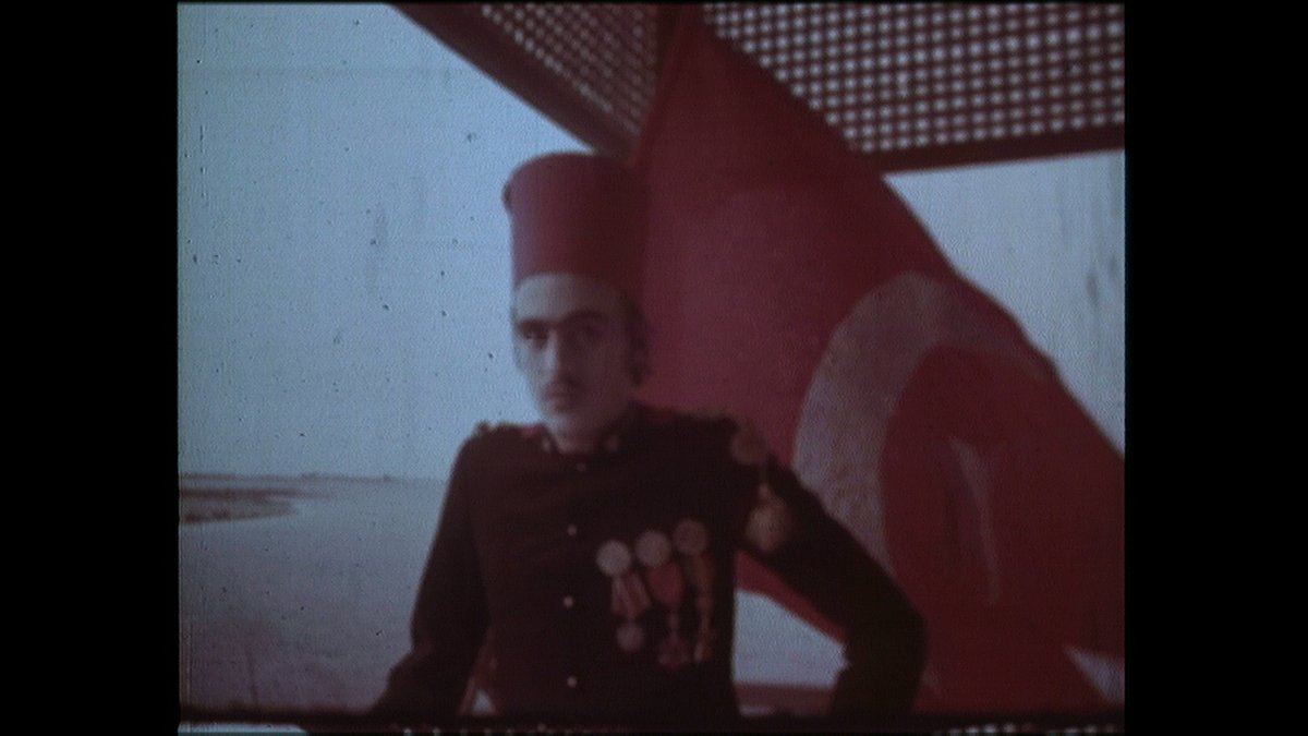 canyoncinema's tweet photo. THE DISLOCATION OF AMBER (Hussein Shariffe, 1975, 32 min)
Now streaming on Canyon Cinema Connects through Oct 29, free and worldwide:
https://t.co/pGpO785nOg
Digital presentation and images courtesy of @kinoarsenal
#CanyonCinemaDiscovered #PlayingintheDark #WateryExperiments https://t.co/Dzr9lF13Nn