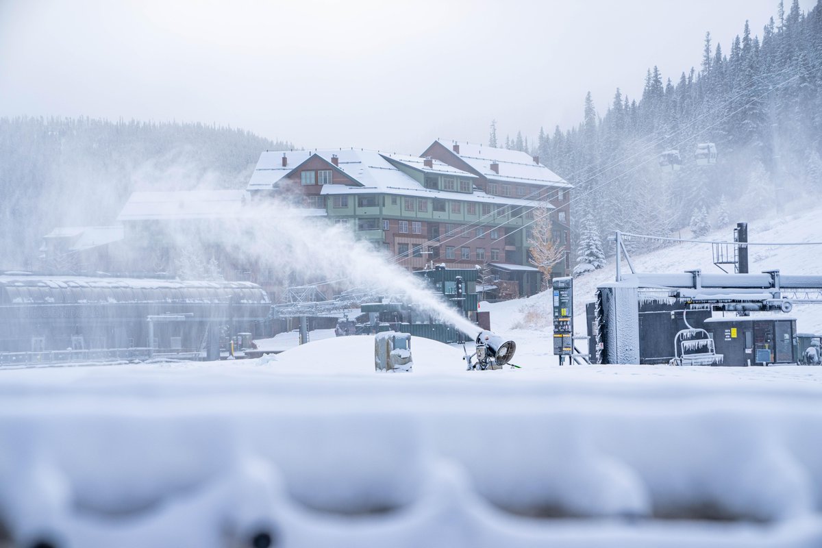 WinterPark's tweet photo. 🎃 Don’t freak out – but we are skiing Monday the 31st!❄️ 🏂 ⛷️  Join us for our EARLIEST OPENING EVER on Halloween. Terrain will be limited, but don’t let that scare you - bring your costume and help us celebrate the start of our season! https://t.co/cNgSg9mfW8