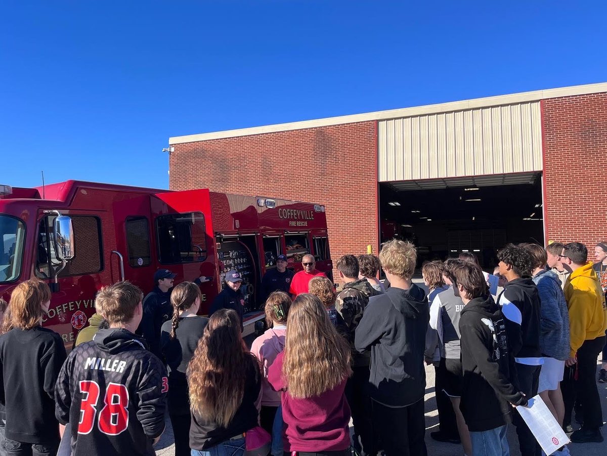 FutureRedRavens's tweet image. What a FUN morning hosting IHS Sophomores at our Tech Campus! Students had the opportunity to tour our facilities and speak with our program directors! Looking forward to seeing these future Red Ravens again soon! ❤️💛 #oncearavenalwaysaraven #jointheflock