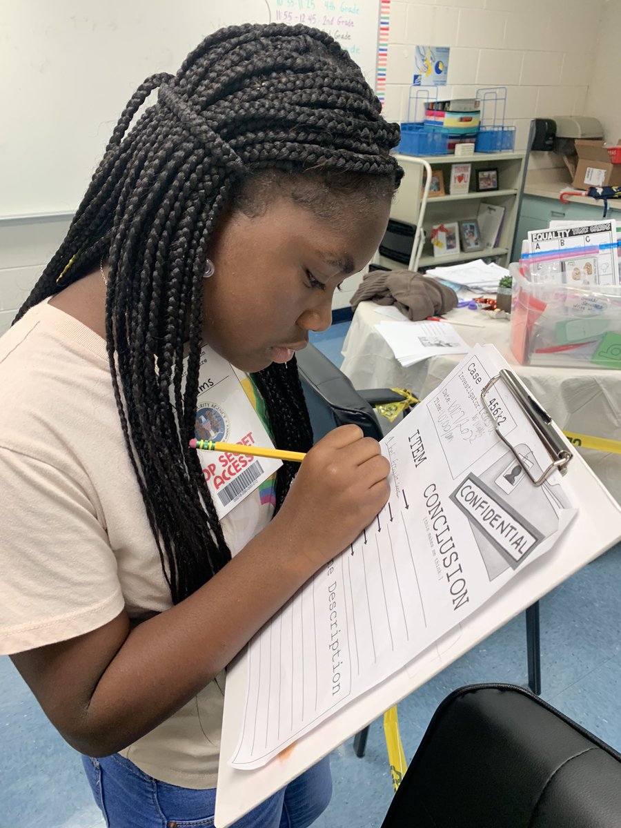 NSESDeanBurrels's tweet photo. Oh no, @EFES_Principal was kidnapped! Luckily, these fourth grade detective used clues from the crime scene to draw conclusions and find the guilty suspect. #BuildingtheBestSPS #PrideoftheHerd @EFES_Proud https://t.co/pv7ePEYlQS