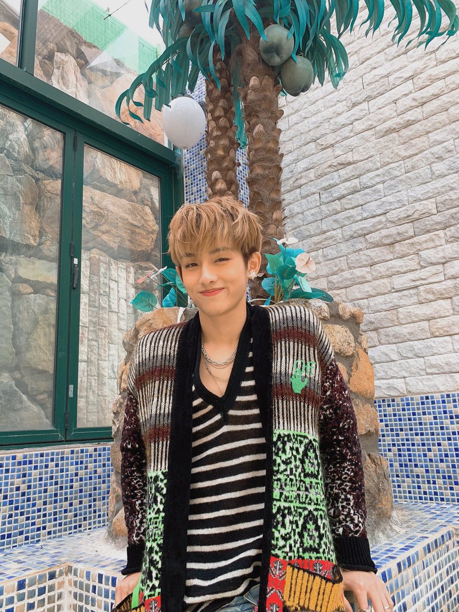 NCTupdating's tweet photo. Happy birthday to our dear #WINWIN we hope you have a wonderful birthday!! 

#25YearsOfWINderland 
#HappyWinwinDay
#董思成当下正好Just25
#언제나_함께_렛츠윈윈 https://t.co/GU0D17xcw9