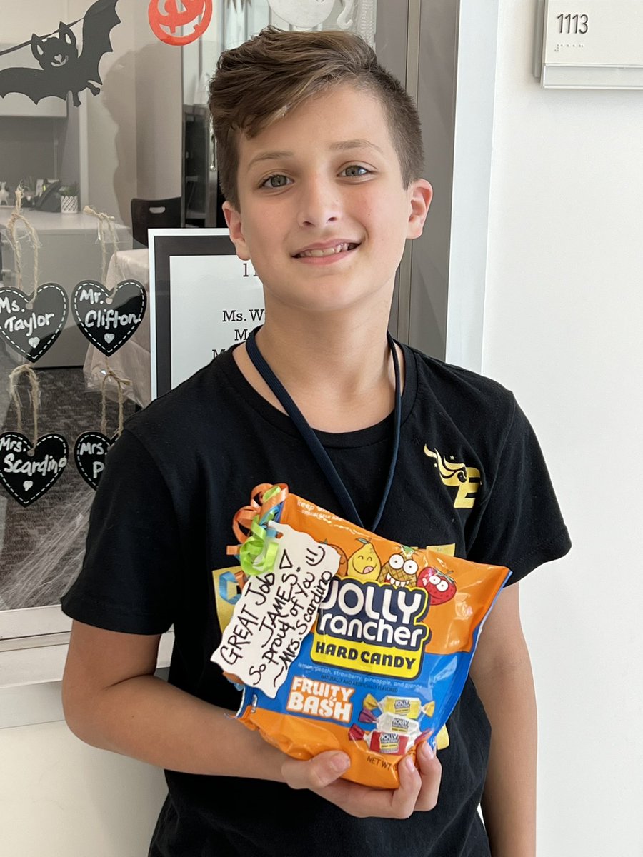 sunshinescardi's tweet photo. When you make a DEAL🤝with a student after tutoring for a test,  📝 &amp; they PASS✅… You Follow Through!😁GREAT JOB JAMES!!👍🏼 So PROUD of you!🍬 #KMSCougarPride #JollyRanchers #WayToGo @ClifPJ #Motivation https://t.co/795jtCCjYZ