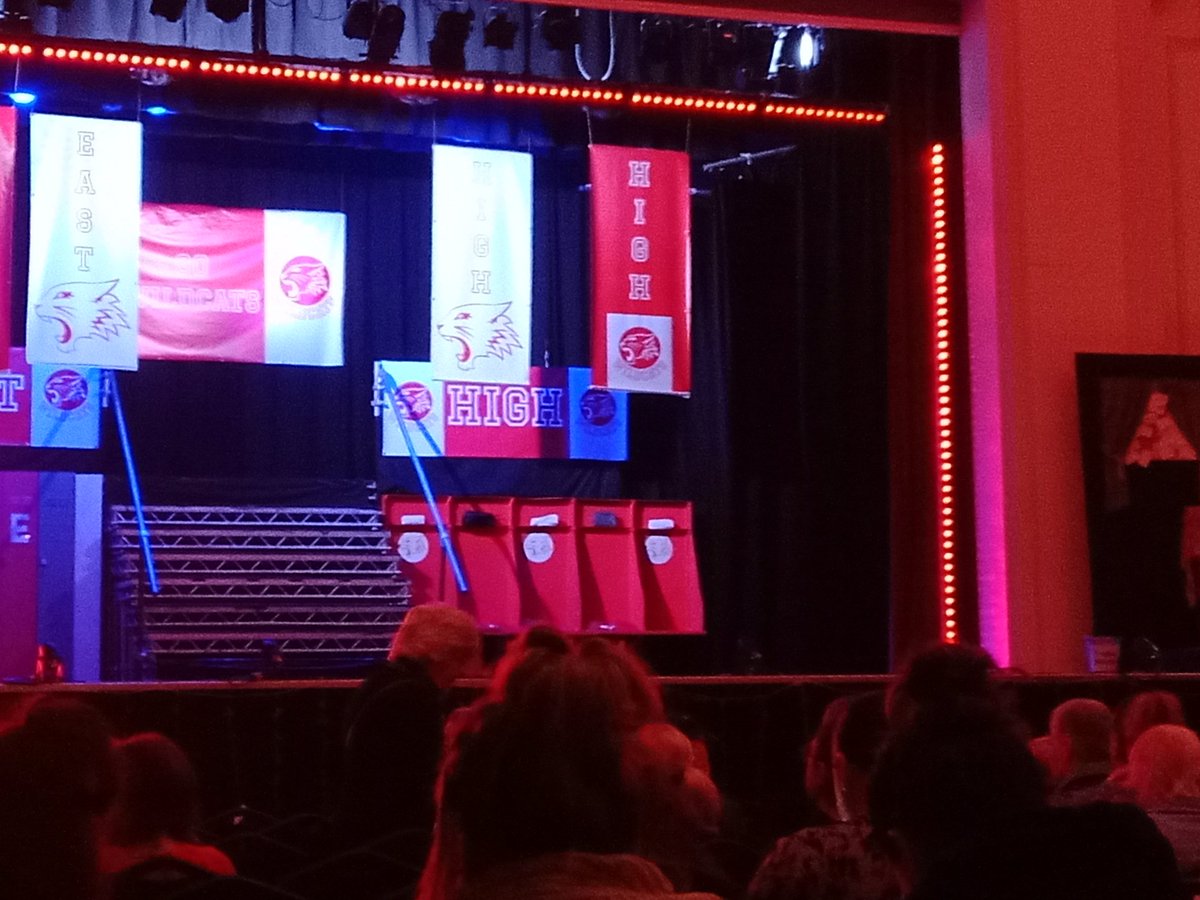 KelseyYsortit's tweet photo. So excited to see the Clydebank Musical Society production of High School Musical!!! #YSIYCs https://t.co/WUoOB8mhHp