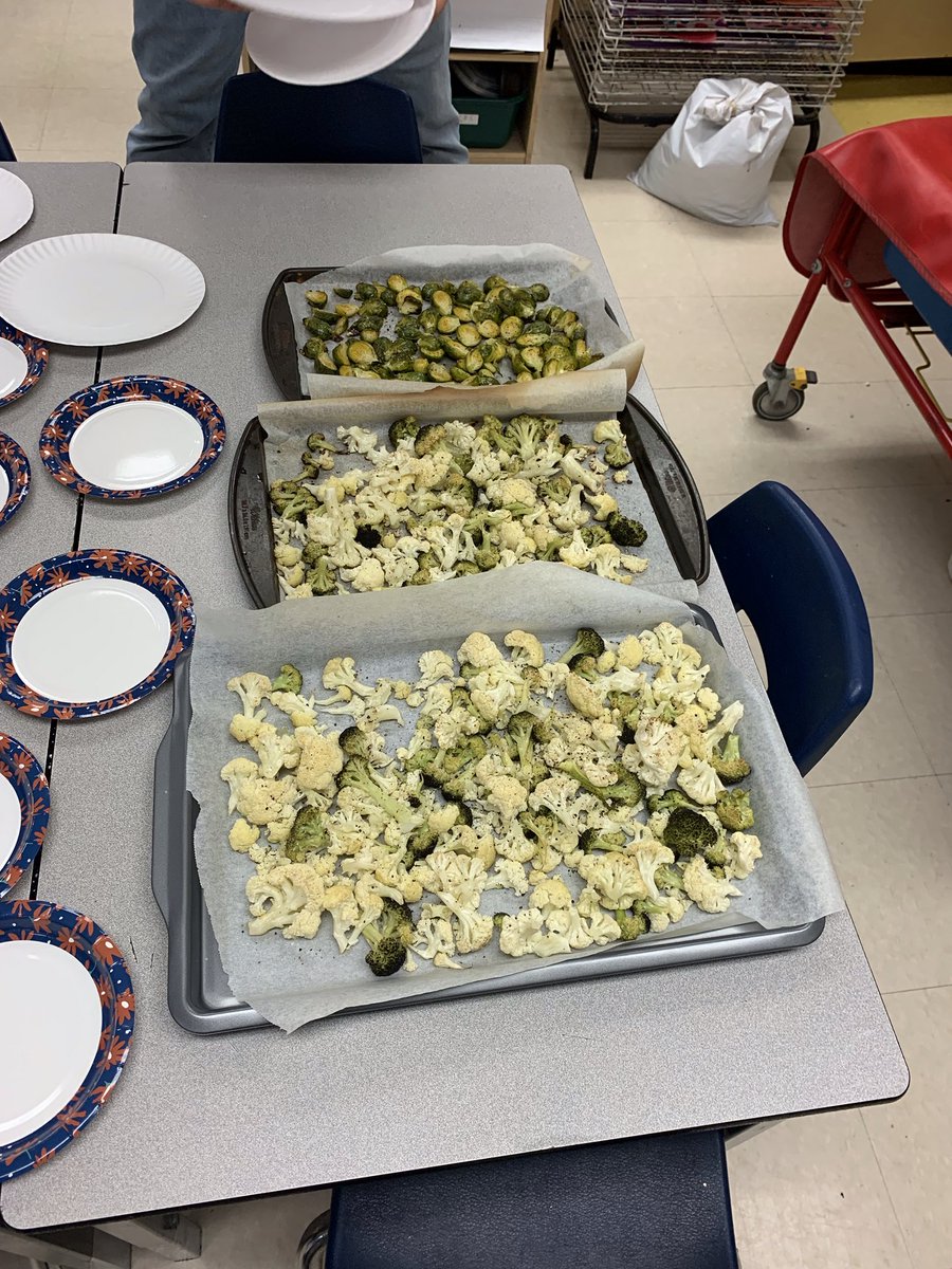 Brown Public School (@brownpspanthers) on Twitter photo After the farm trip of course we are roasting our vegetables! Room 9 Fall Fun! <a href="/tdsb/">Toronto District School Board</a> After the farm trip of course we are roasting our vegetables! Room 9 Fall Fun! <a href="/tdsb/">Toronto District School Board</a>