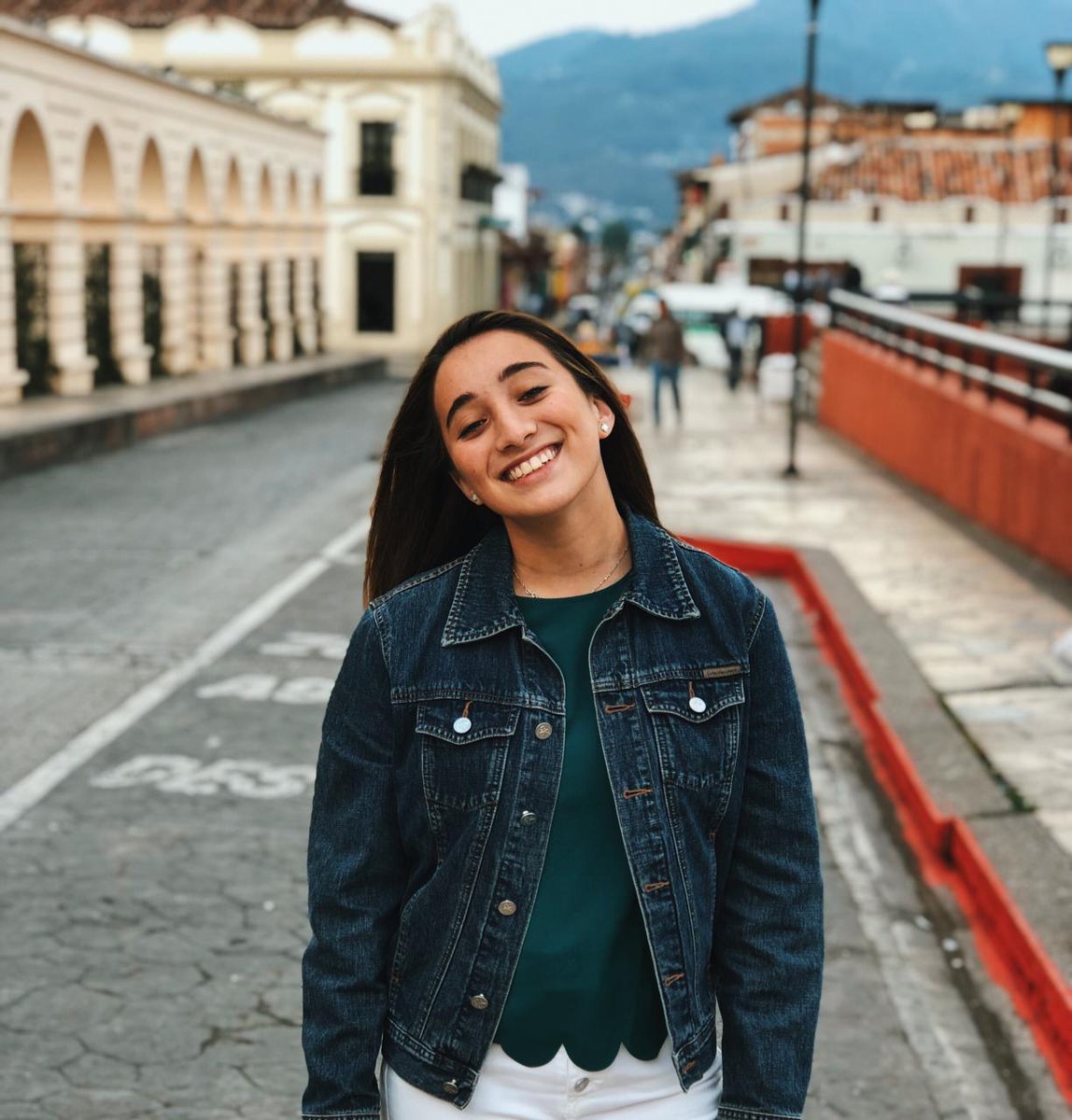 aDisenoMX's tweet photo. Carolina Ibarra, estudiante de la de la Licenciatura en Diseño Gráfico, del @crgs_udem, @udem, fue seleccionada en la categoría F de la @bienalcartel, dirigida a recién egresados tanto de México como del extranjero.

#design #UDEM #InspirandoTuMejorVersion https://t.co/4DYBlCCuqB