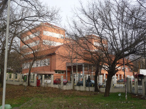 Lidija_Kojic's tweet image. Počelo je rušenje fabrike Goša na Zvezdari. Kažu da će izgraditi 18000 m2, da će da POSEKU DRVEĆE‼️ Ko je izdao dozvolu da se drveće poseče na par metara od gradske bolnice, instituta za plućne bolesti i TBC, porodilišta Zvezdara? Ko je dao dozvolu #Milenium da nam ruši grad?