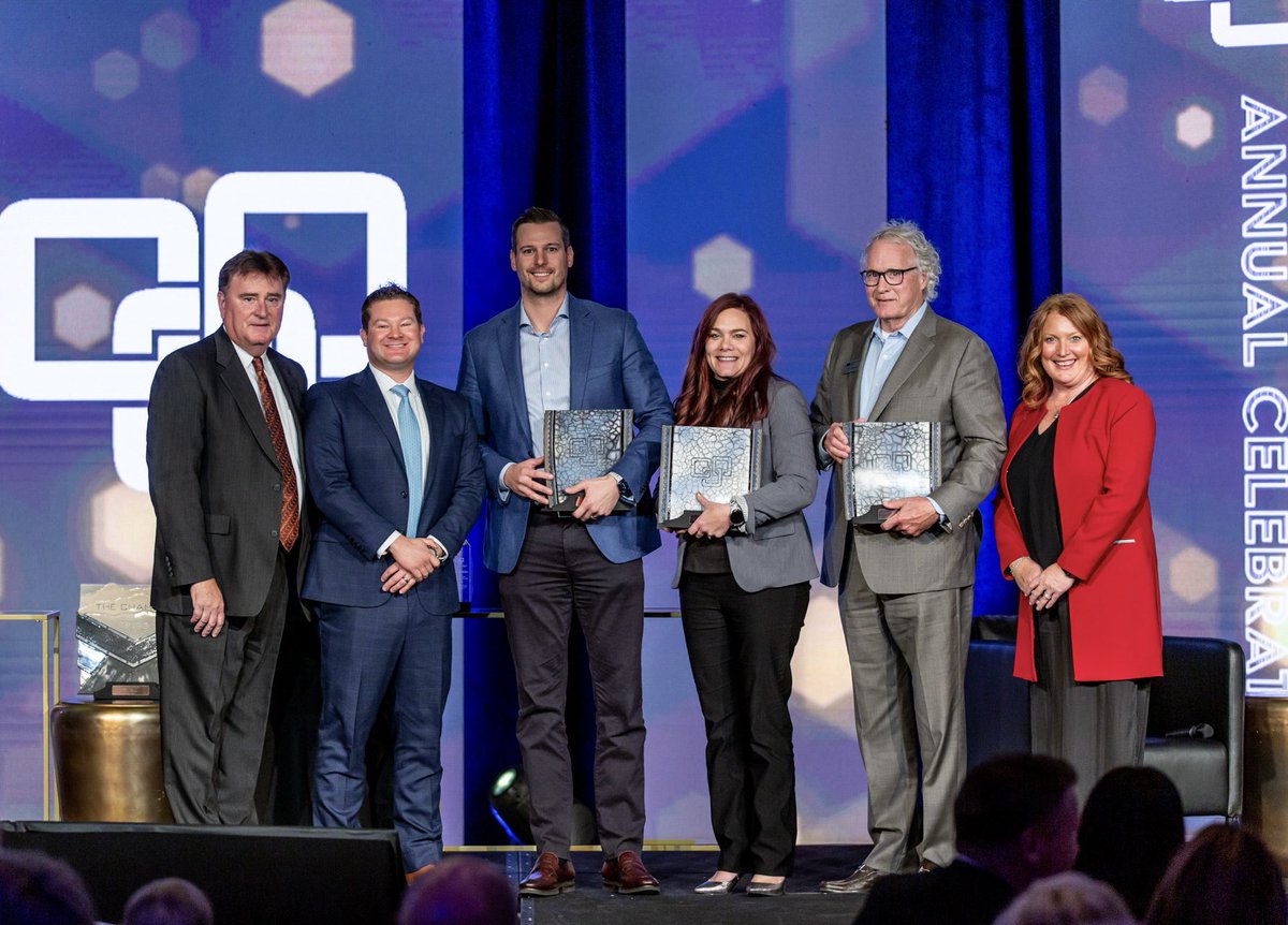 FMWFChamber's tweet photo. Today we are giving a big thank you to our three 2021-22 outgoing board members. Thank you for your leadership and years of dedication to The Chamber and community. 

Tom Dawson- Marsh McLennan Agency
Mike Dragosavich- Spotlight
Joanna Slominski- Mortenson https://t.co/vMrRtim5wD