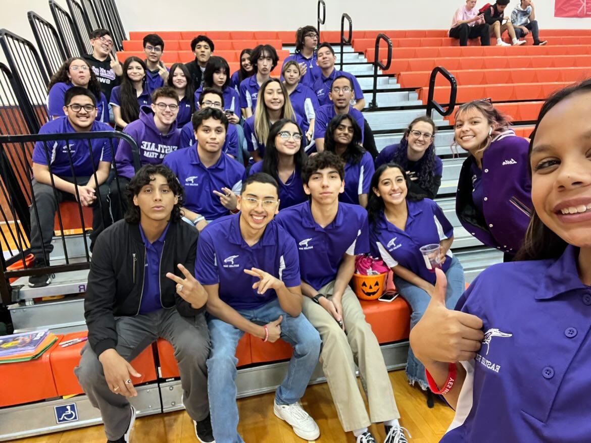 Eastlake Swim tweet media