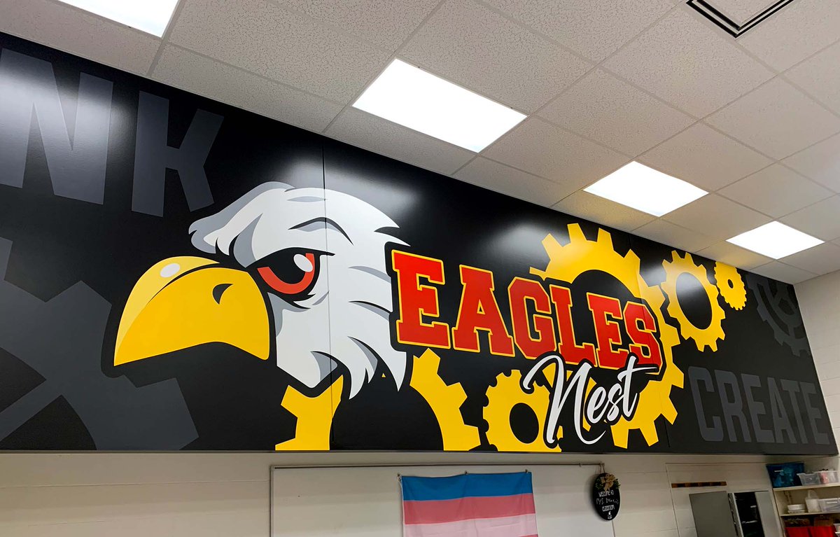 muralworks's tweet photo. New vibe in the Learning Commons @EkcoeCentralPS! #muralworks #schoolmural #librarymural #eaglesnest #schoolpride @ARTSHINEINC @TVDSB https://t.co/BXOytLKqjL