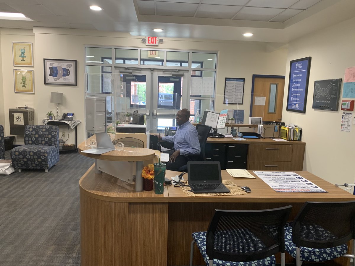 Evidence that our principal is really hands-on! Go Mr. Franklin!! ⁦@Killian_STEAM⁩ ⁦<a href="/franklinscsu/">Stacey Franklin</a>⁩ ⁦<a href="/marlena_council/">Marlena Council</a>⁩