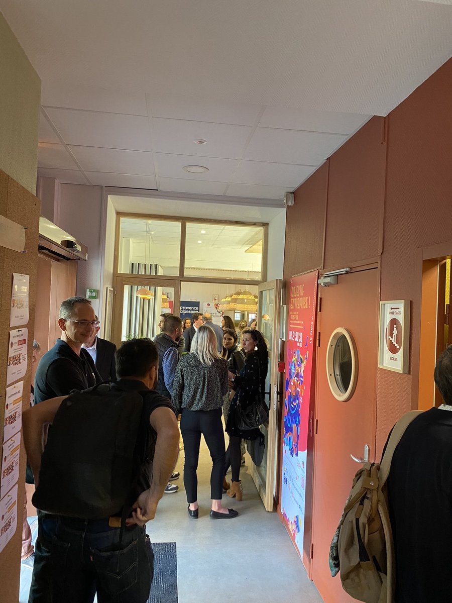 Ce soir #inauguration des travaux de réhabilitation de l’espace de coworking de #DINIAPOLIS. Un bel espace de travail flexible et modulable au centre de ville de #Digne , un lieu de collaboration et de partenariat dynamique ! 👏👍 <a href="/CDivry/">Charlie Divry</a> <a href="/mairiedigne/">Mairie Digne</a> <a href="/aggloP2A/">Provence Alpes Agglomération</a> <a href="/initiative_sud/">Initiative Sud</a>