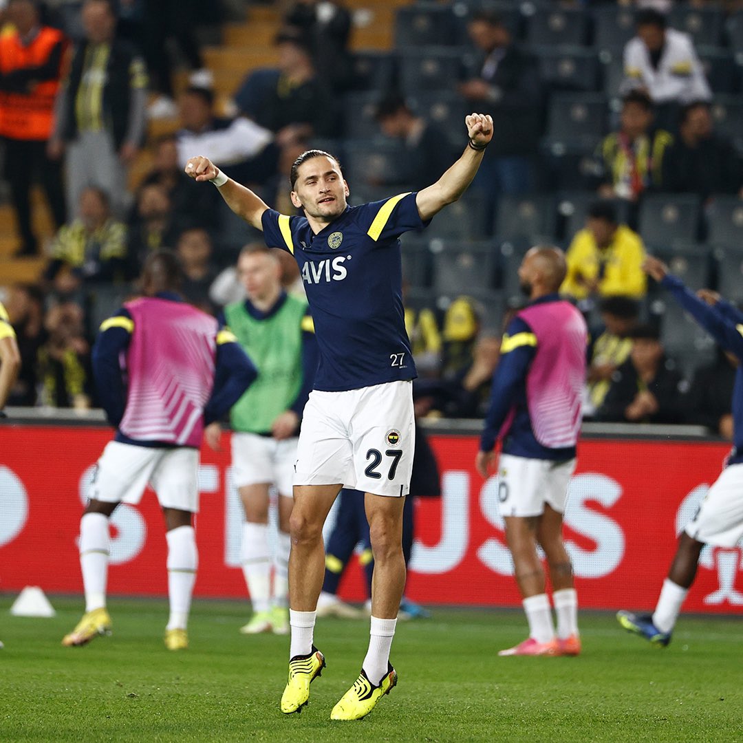 Alex'den sonra Fenerbahce'nin başına gelen en güzel şeysin. Ne de güzel şeysin Crespo