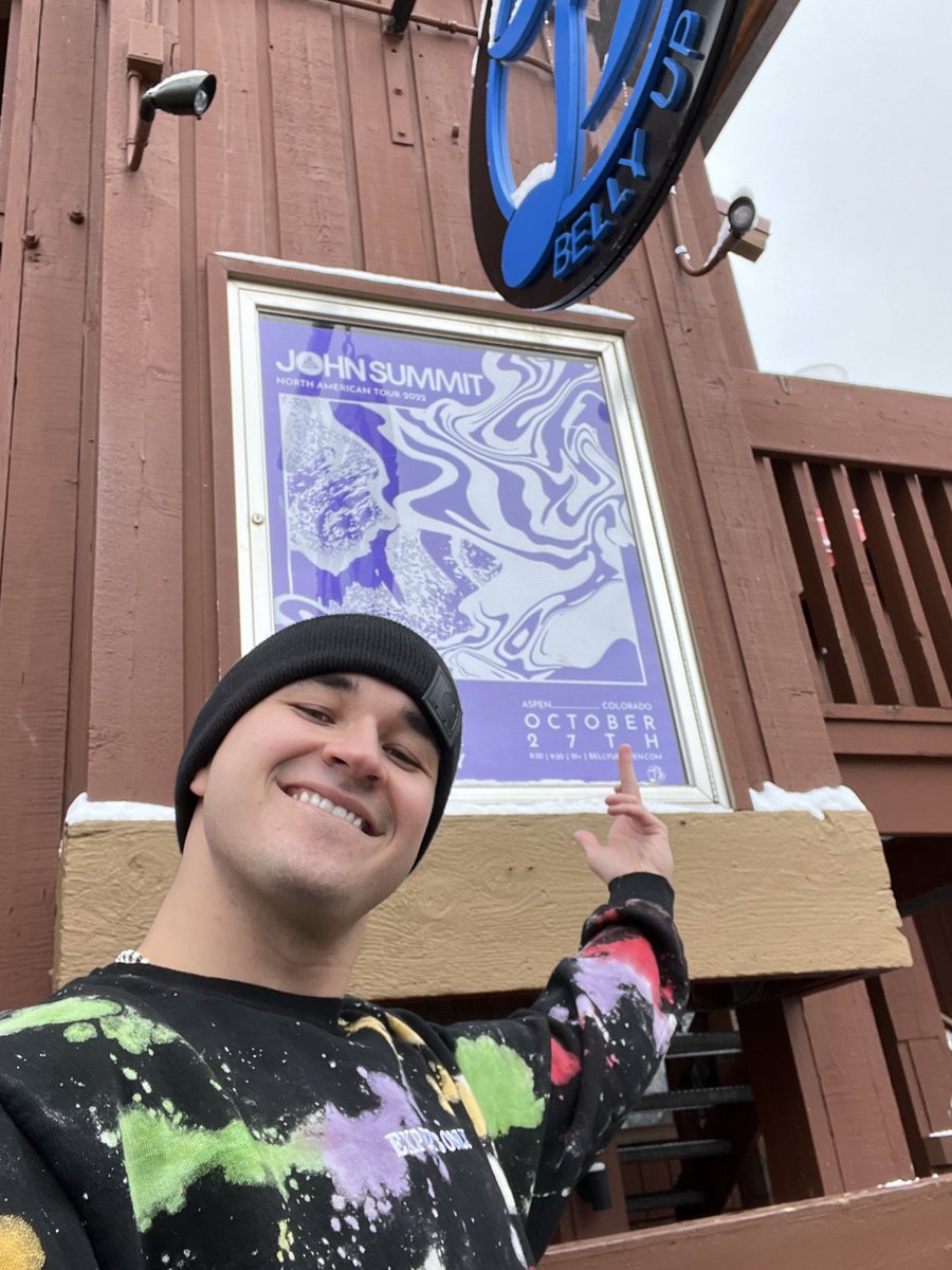 johnsummit's tweet photo. aspen i made it 🙌 hope yall are ready for my taylor swift tribute set https://t.co/odYROIlsUW
