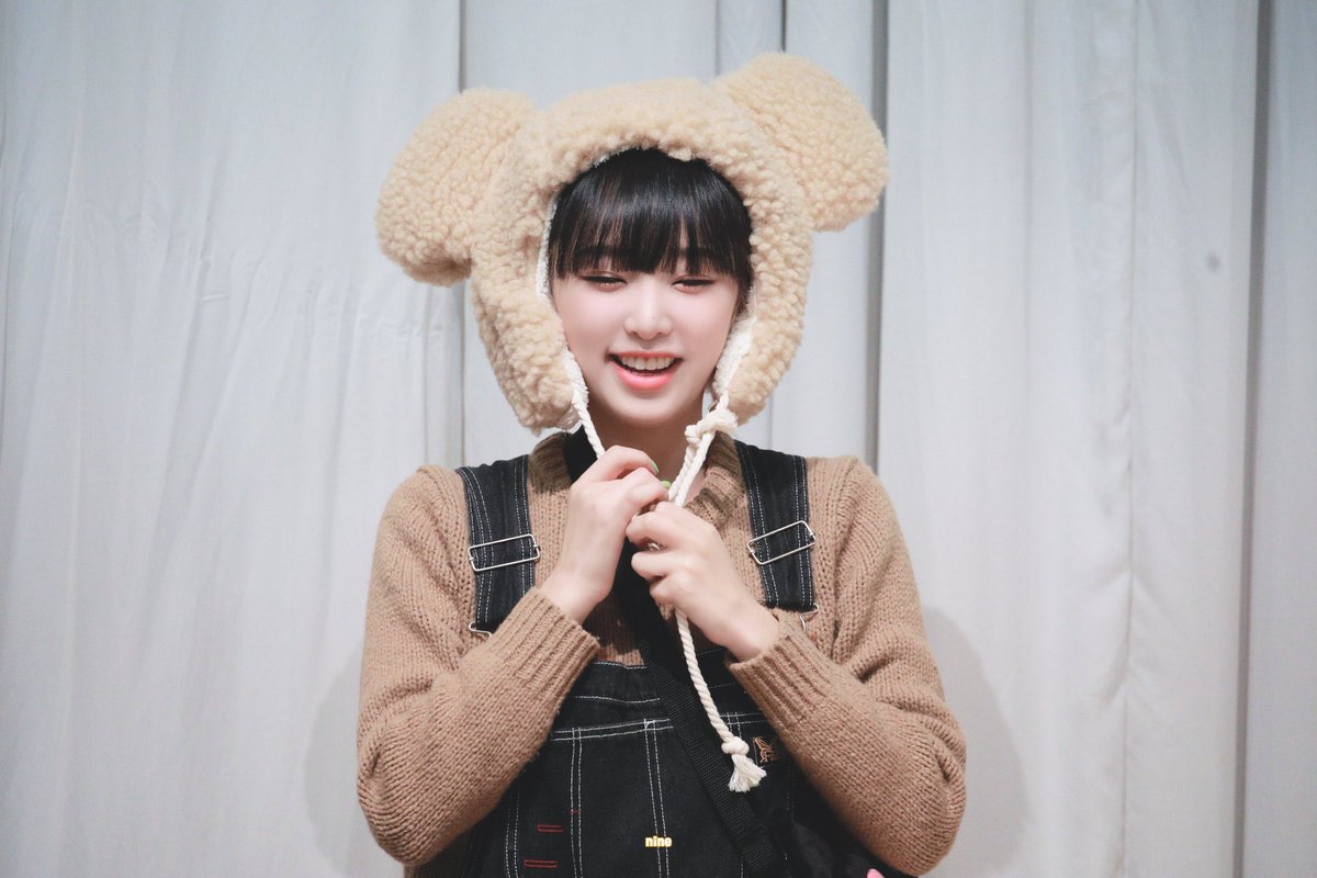cynrated's tweet photo. #MAMAVOTE #yena https://t.co/e98TuyGNYr