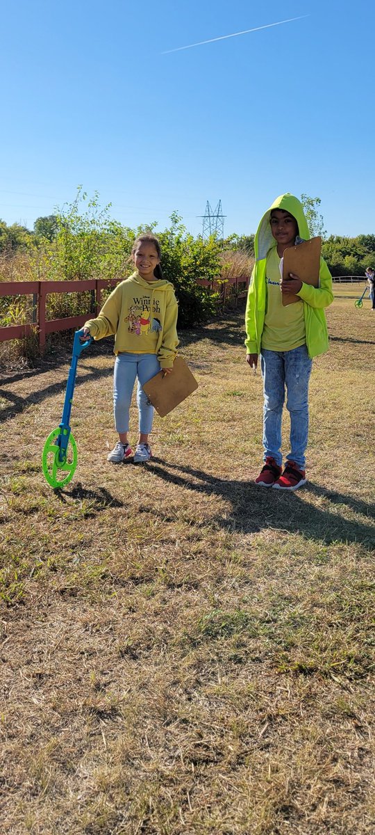So much fun learning at the Outdoor Learning Center 🥼🔬
<a href="/LAV4thGrade/">LAV4thGrade</a> <a href="/LaVillitaElem/">La Villita Elementary School</a>