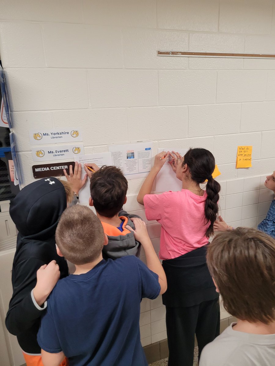 rukell05's tweet photo. A fan favorite in health today... scavenger hunt!!#keepthemmoving https://t.co/3VTmLq02ks