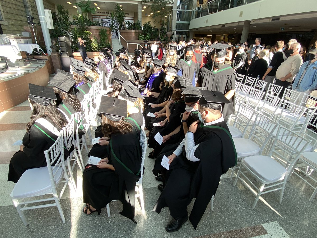 UM_RadyFHS's tweet photo. Students from the Master of Occupational Therapy, Master of Physical Therapy, Master of Physician Assistant Studies and Respiratory Therapy programs enter Brodie Centre atrium. #UMConvocation #UManitoba2022 https://t.co/PpkGEJp7Te