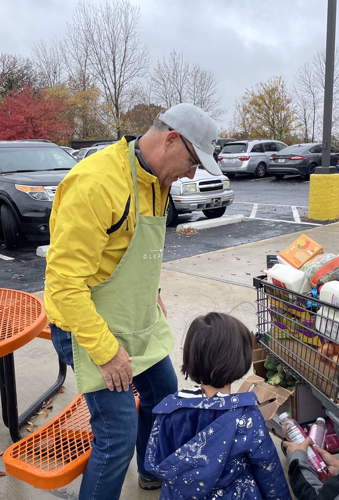 NCSLAW's tweet photo. It was such an energetic and meaningful day for the NCS Crew! Volunteering at Gleaners Food Bank yesterday for the second year in a row was an inspiring experience. We helped over 250 families in the short time we were there, and we can’t wait to be able to do it again! https://t.co/q49RKgyC4y