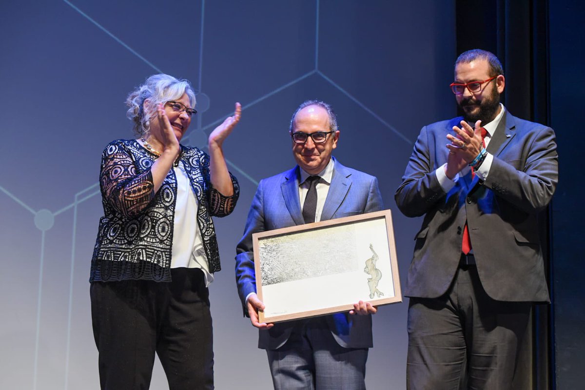 FAGEM_empresa's tweet photo. Arriba el gran premi de la nit dels #PremisFAGEM. @goldenhotels s’endú el Premi FAGEM a la Trajectòria Empresarial d’aquesta XV #NitEmpresariatMaresme https://t.co/kkdiJJsF5h
