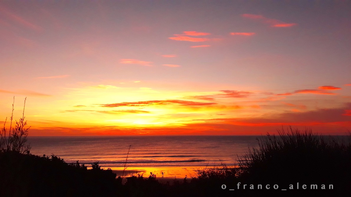 bonne nuit! ✨ Gute Nacht! 💫 #sweetdreams #BoaNoite #BuenasNoches #Buonanotte #ocean #sunset