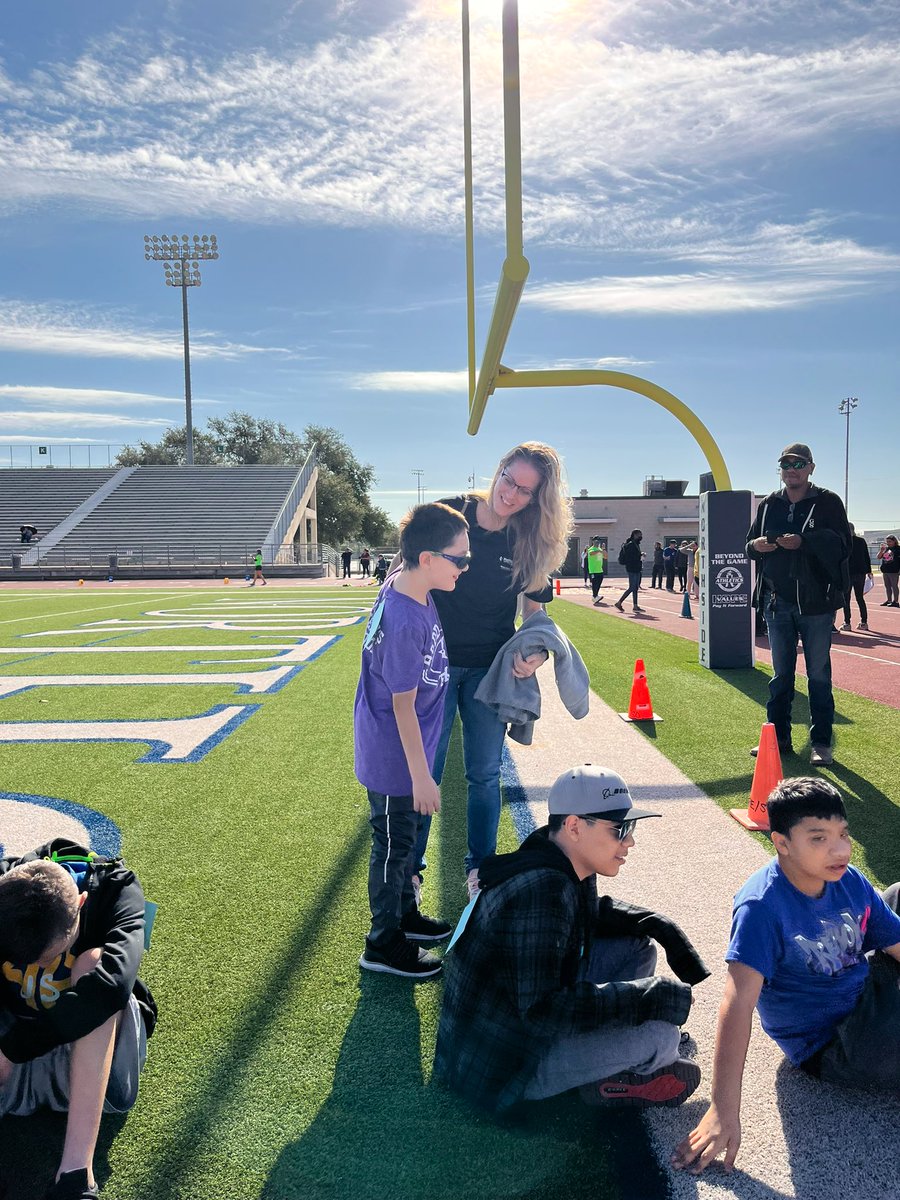 engagewithMsZ's tweet photo. Our Rangers were amazing at the #SpecialOlympics prelims today 🤩😎 A special thank you to our Ranger parents for supporting our athletes 🙏 #RunRangersRun #RangersLEAD #RangerFamily #WholeChild #FamilyEngagement #WhereMsZwanders ✨ @EarlRudderMS https://t.co/FLUZoeXd3J