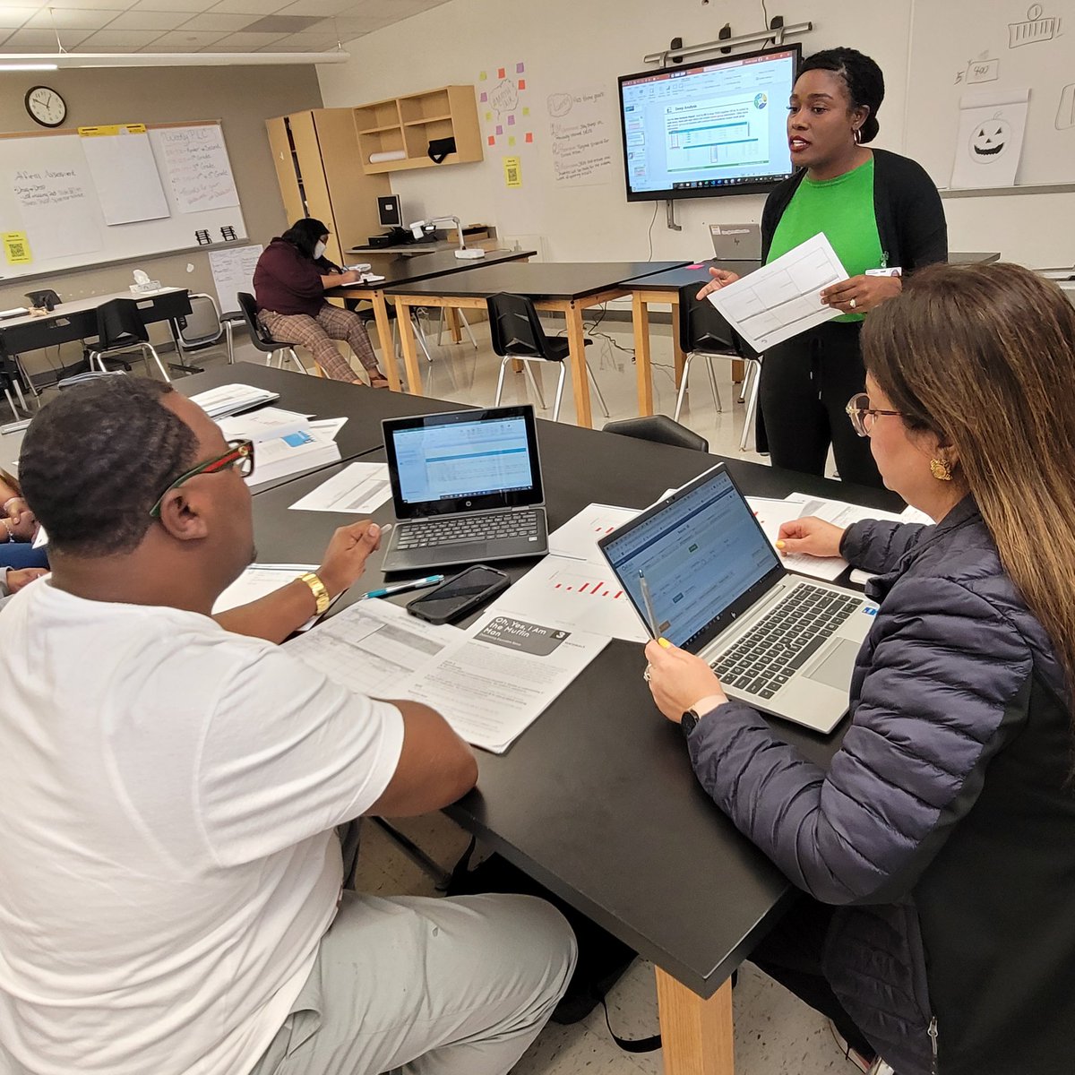 rhonore36's tweet photo. Intentional things happening at @ReaganK8_HISD today! Calibrating SPED classrooms with @HISDSPED &amp; @HISD_Assessment DDIS providing PLC PD to MS Math T's on completing Data Dig doc for DFA #1! Teachers left with an instructional plan to address gaps! @HISDMiddleSchls @CMtzHTX https://t.co/3JlskiouV1