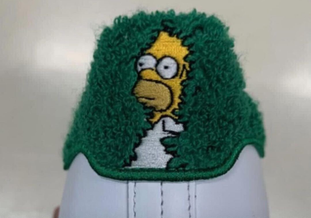 ComplexSneakers's tweet photo. A Homer-themed Adidas Stan Smith is coming 🌳😂

(Via: @brkicks) https://t.co/xvCJ0lyp1m