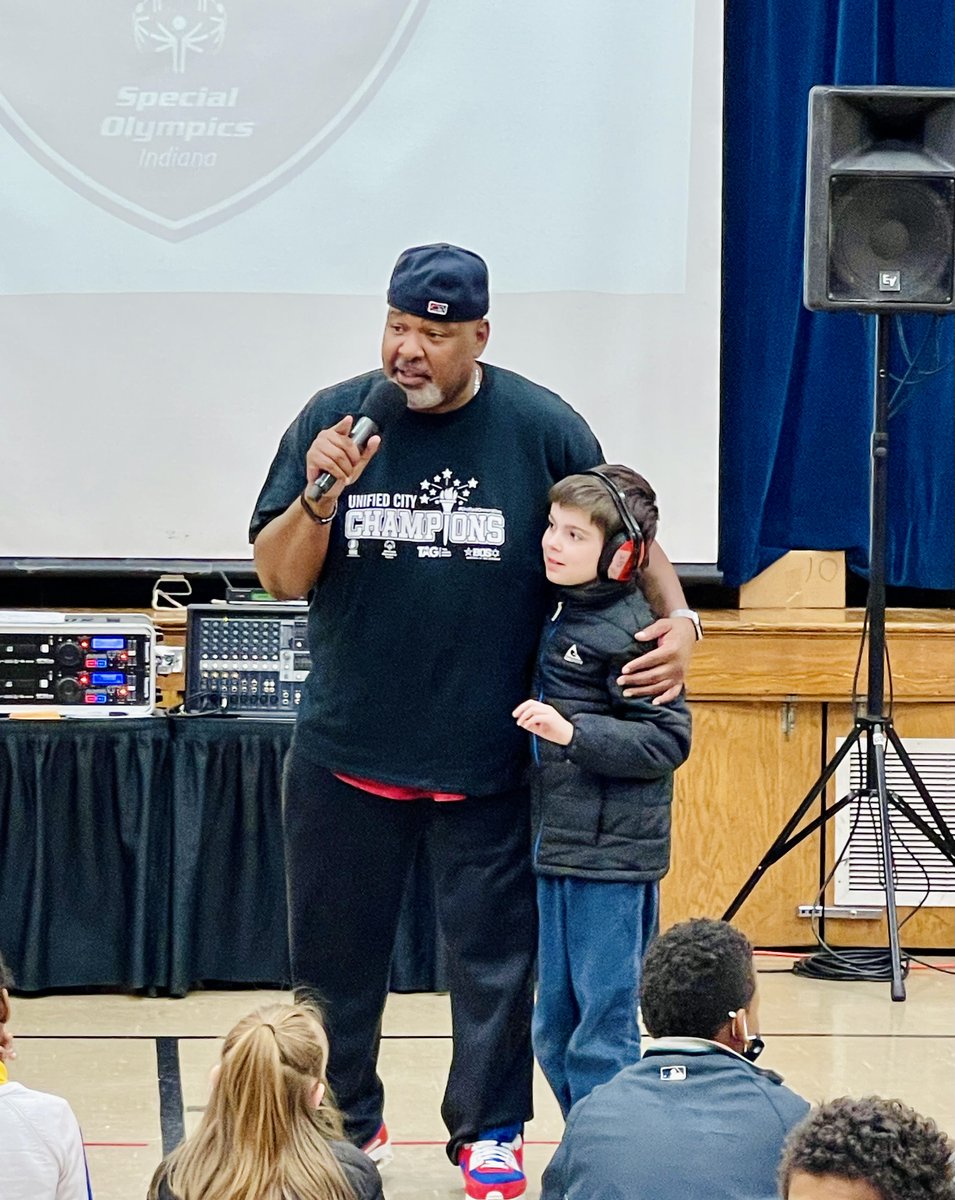 TeachVedder's tweet photo. @AkersGroup (former student) brought it back home today @ErniePyle90 for the #Choose2Include movement within @IPSSchools! @AleesiaLJohnson @DrWarrenMorgan @marcransford #TeamIPS @lpr63001 #ThisIsUSS https://t.co/mIWApsBCgJ