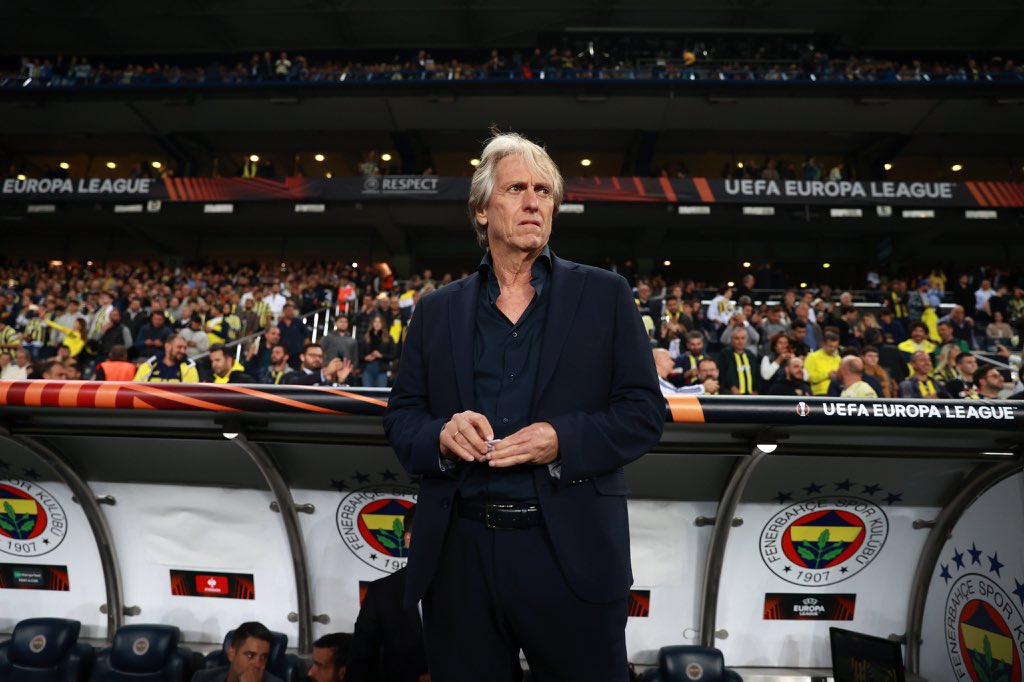 En büyük o mu bilmiyorum ama çooook büyüksün.. #jorgejesus #Fenerbahce