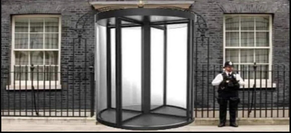 10 Downing Street have installed a new door 😂