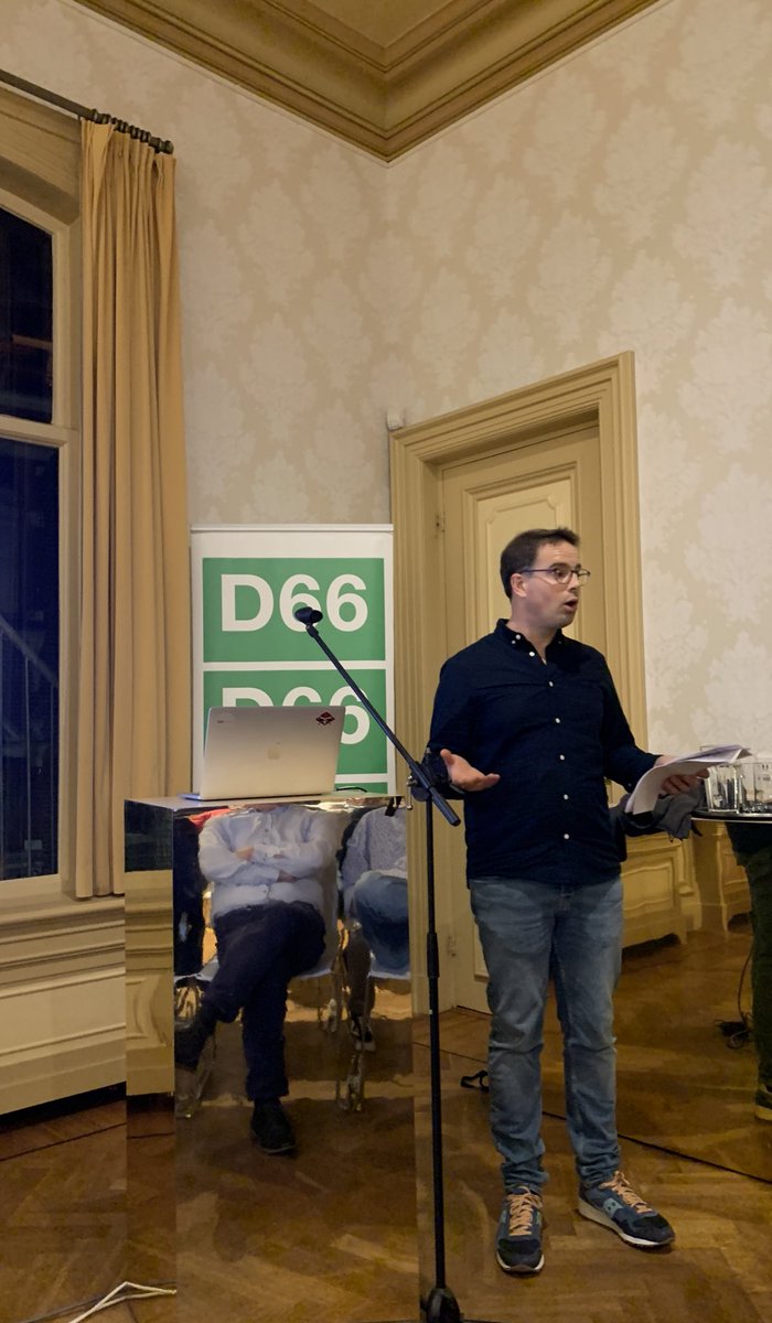 De AAV van <a href="/D66Hilversum/">D66 Hilversum</a> in ons mooie <a href="/museumhilversum/">Museum Hilversum</a> wordt geopend door de voorzitter <a href="/ABadvocaat/">Ruben Alderse Baas</a>. 

Met o.a. 
💪Kickoff campagne #ps2023 <a href="/SijmenMulder/">Sijmen Mülder</a> 
🎉nieuwe bestuursleden <a href="/Daasje/">Annemarie den Daas 🇳🇱🇪🇺🇺🇦</a> en <a href="/LiBouma/">Li Bouma</a>