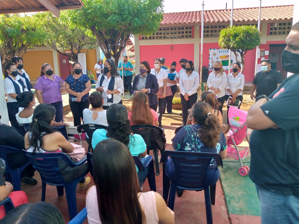 ceup_zulia's tweet photo. Por orientaciónes de la Dra. Dorelis Echeto, Directora de la Zona Educativa Zulia, y por las instrucciones de la Ministra MPPE, Yelitze Santaella, se vienen realizando las Asambleas Generales, con las madres, padres y representantes en las redes intercircuitales y municipios para https://t.co/vYnTYO1Bp9