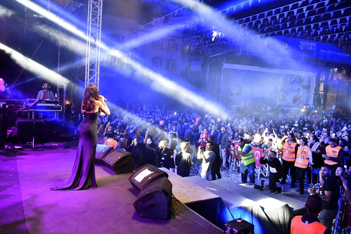 zorlu77's tweet photo. Antalya/Demre Belediyesi’nin düzenlediği 3.Kekova Festivali ve toplu açılış töreni Genel Başkanımız Sn. Meral Akşener’in katılımıyla büyük bir coşku içerisinde gerçekleşiyor.

İYİ Parti yerel yönetimlerde de milletimizin umudu olacaktır.

#AzKaldı Türkiyemiz!🇹🇷 https://t.co/VgcplJLgn5