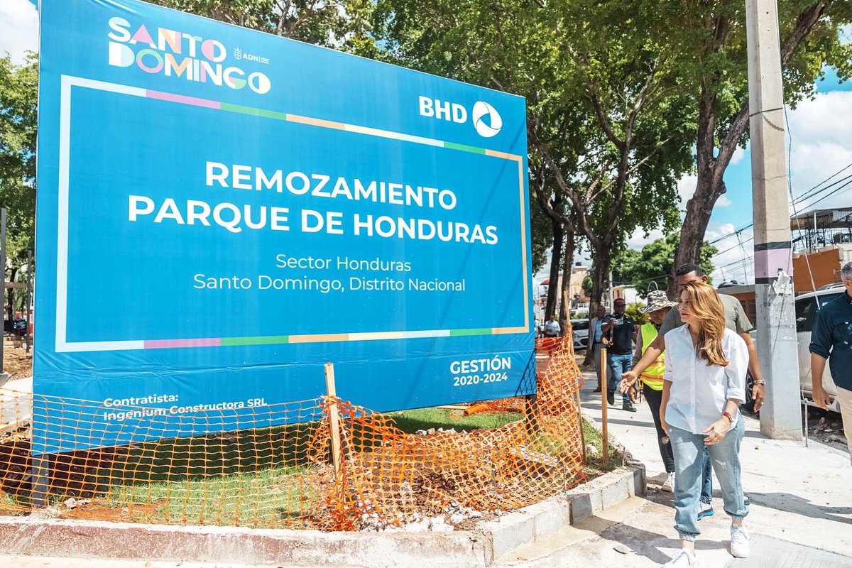 Hoy compartí con los vecinos del sector Enriquillo y los parques Honduras @BancoBHD y Coral donde estuve verificando los trabajos que estamos realizando como parte del presupuesto participativo municipal, obras solicitadas por la comunidad y que estamos dándole cumplimiento.