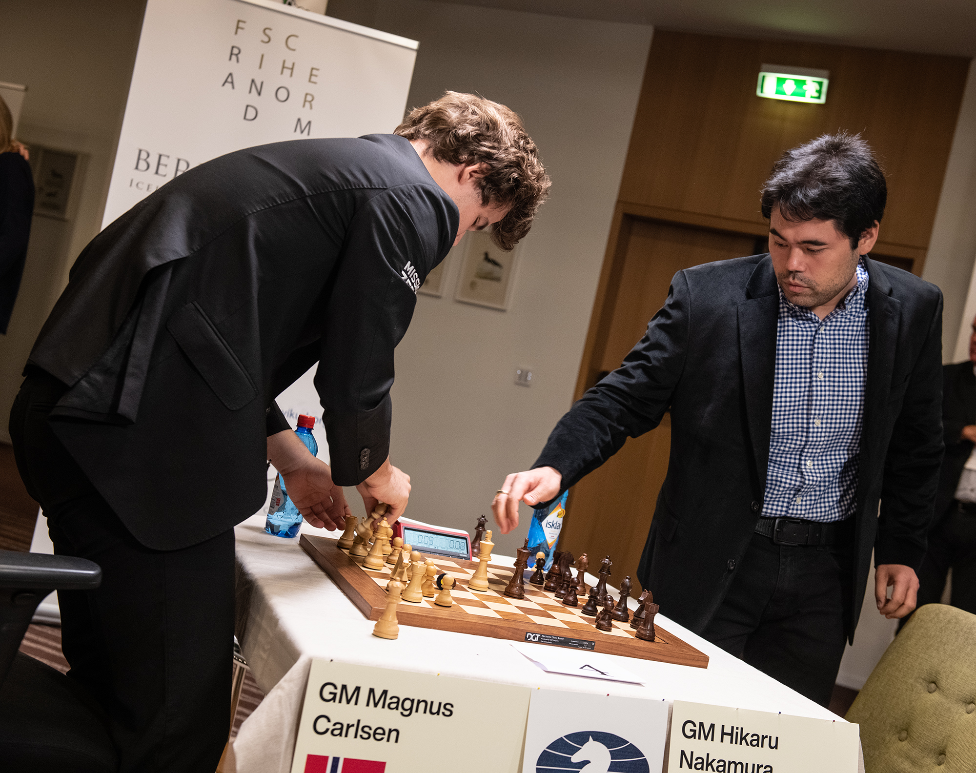 Chess legend Magnus Carlsen roasts fellow GM Hikaru Nakamura on his first  stream back on Twitch