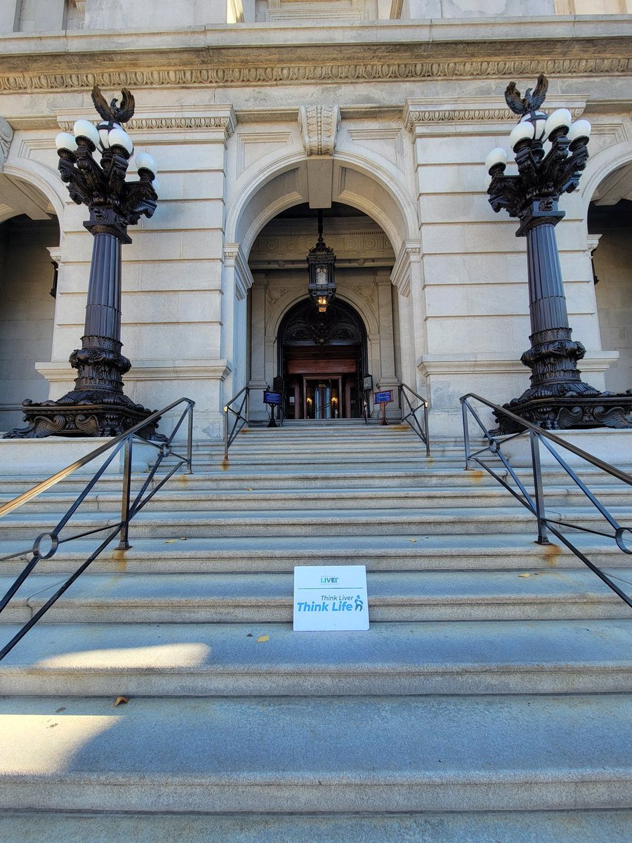 IvoryAllison's tweet photo. #ThinkLiverThinkLife Liver Day in Harrisburg today! Informative and engaging discussion on NALFD/NASH and Liver Cancer. @liverUSA #PACapital #liverhealth #liverCancer https://t.co/H6kjW6SJzX